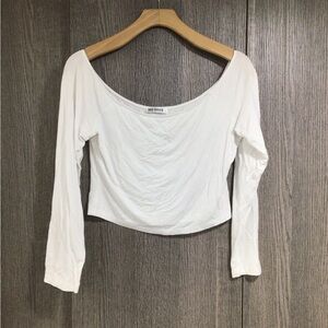 Huhot White Long-Sleeve Scoop Neck Crop Top